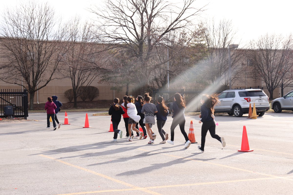 FrontierSchools's tweet photo. More after-school club fun with our FSI Middle Tigers! 😊

Here we have the Basketball Club, Girls on the Run Club, Kindness Club, and Math Tigers Club. 🤩 #FSIMiddle #AfterSchoolClubs https://t.co/WKV507Dhqs