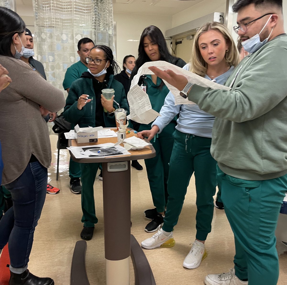ersimulationdoc's tweet photo. Interdisciplinary neurology Sim with our @StJoesEM nurses going over stroke care. Love this job! #Simulation #emergencymedicine https://t.co/2Hg2O74RWC