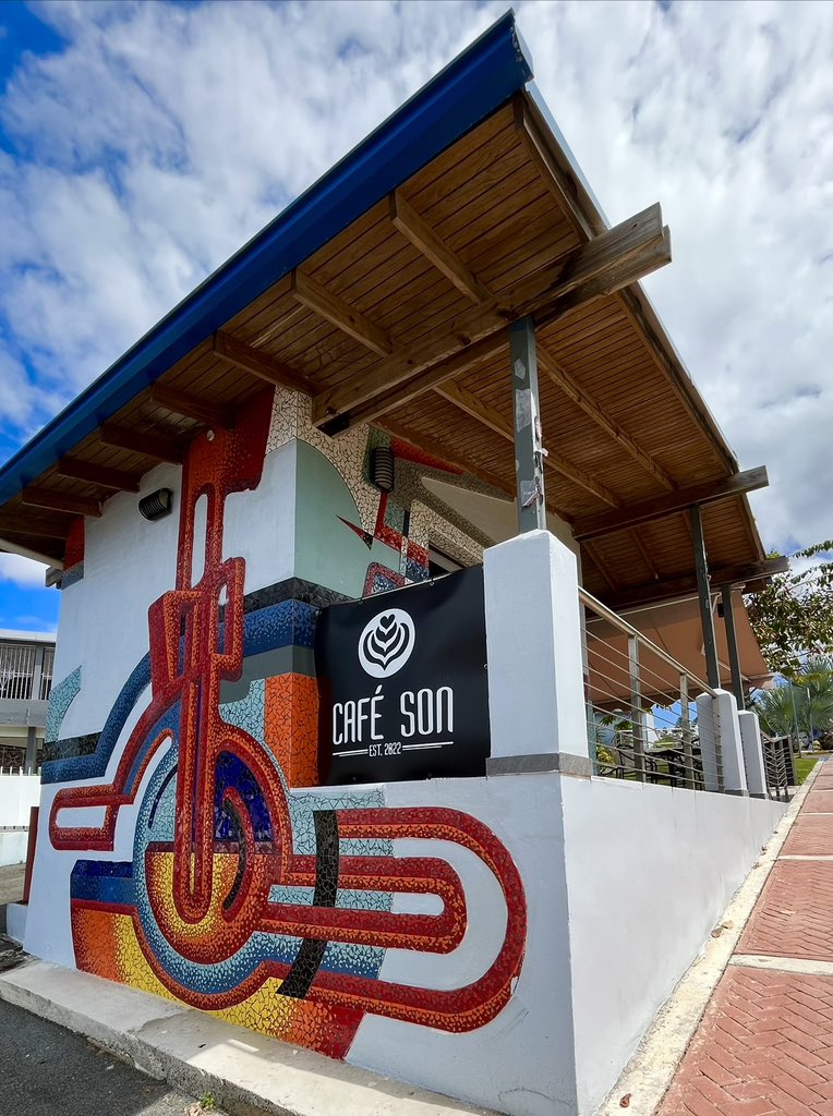 DavilaEcruz's tweet photo. Si estás de paseo “relax” por Guaynabo haz una alto en Café Son en la Calle Cecilio Urbina. Pregunta por Robinson Cortés. https://t.co/PtGP8Z6jkF