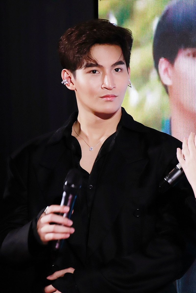 dekvanz19's tweet photo. พี่โอห์มไม่อ่อนโยนเลยค๊าบบบบ
#Stepuptorunway #ปลายทางฝันฉันมีเธอ
#Bloom89 #OhmThitiwat #โอห์มไง https://t.co/A2VcgoEcZv