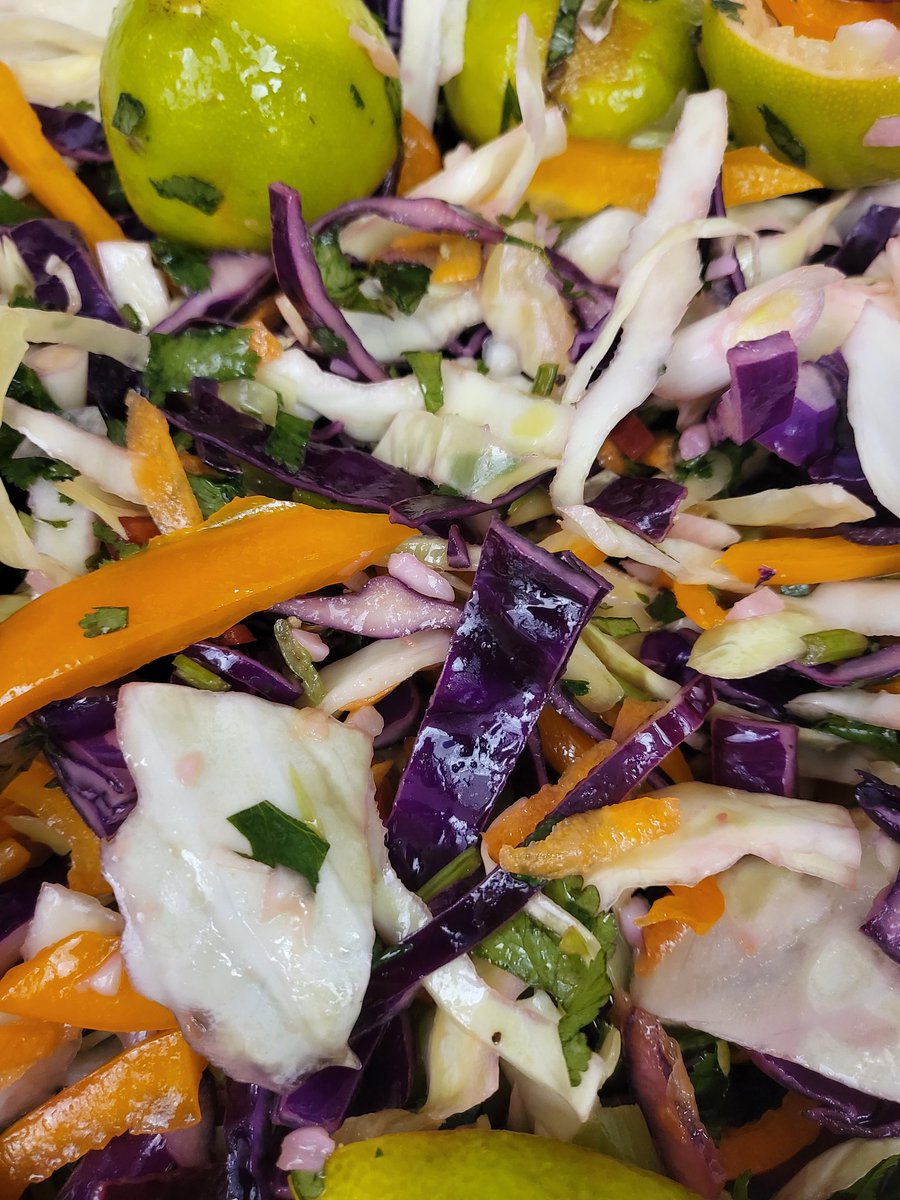 LauraSm19996460's tweet photo. A Chinese chickpea boa bun,or hoisin pork accompanied by a rainbow slaw #eattherainbow #qualitysimpledelicious https://t.co/HCeWuZoSdj