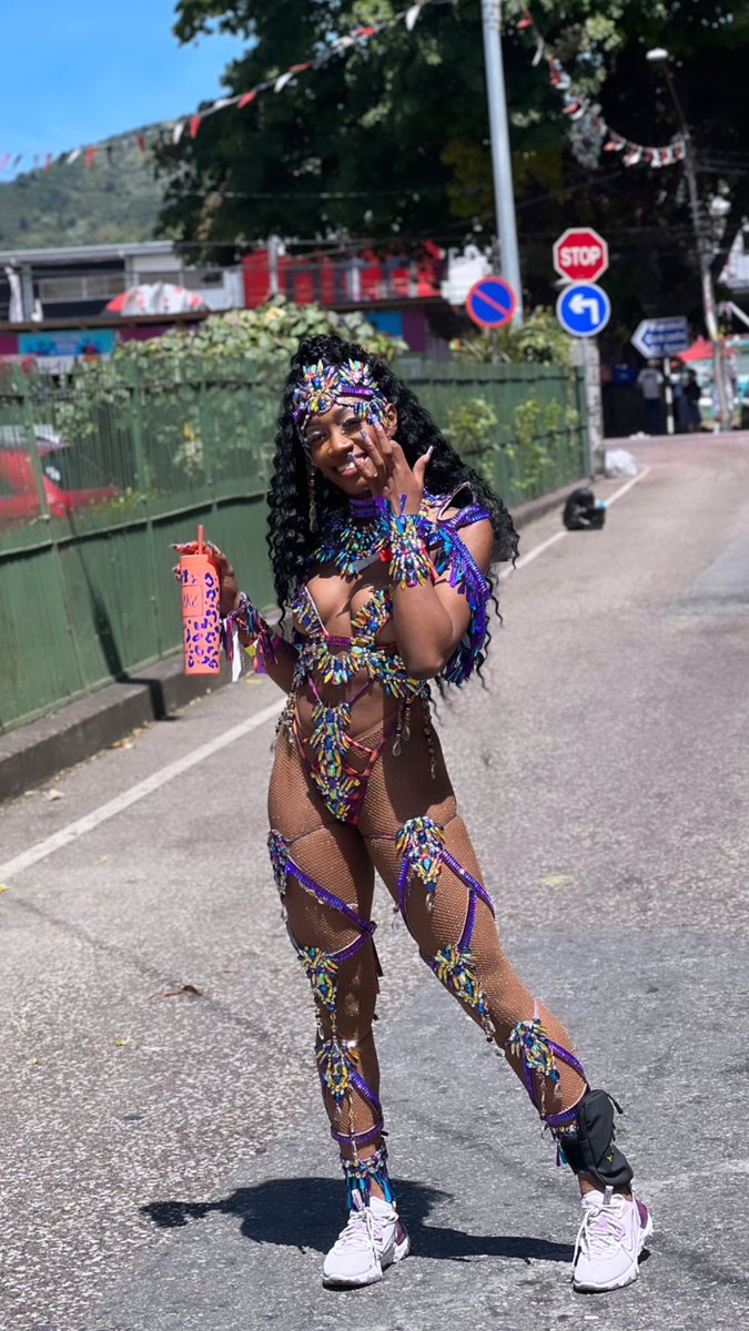 anikaedwards_'s tweet photo. Carnival Tuesday ‘23 💜 

On the road with Yuma. https://t.co/T1AfVtUGkn