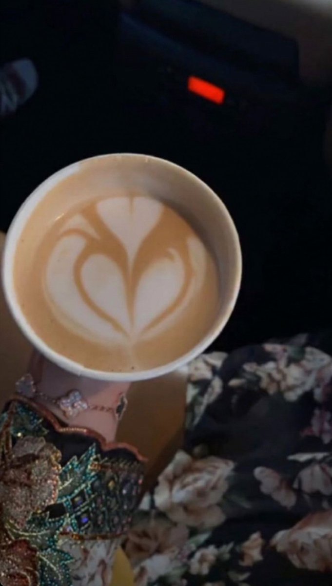 برفقتكِ ألاوقات تَتجه لإسعادِي .