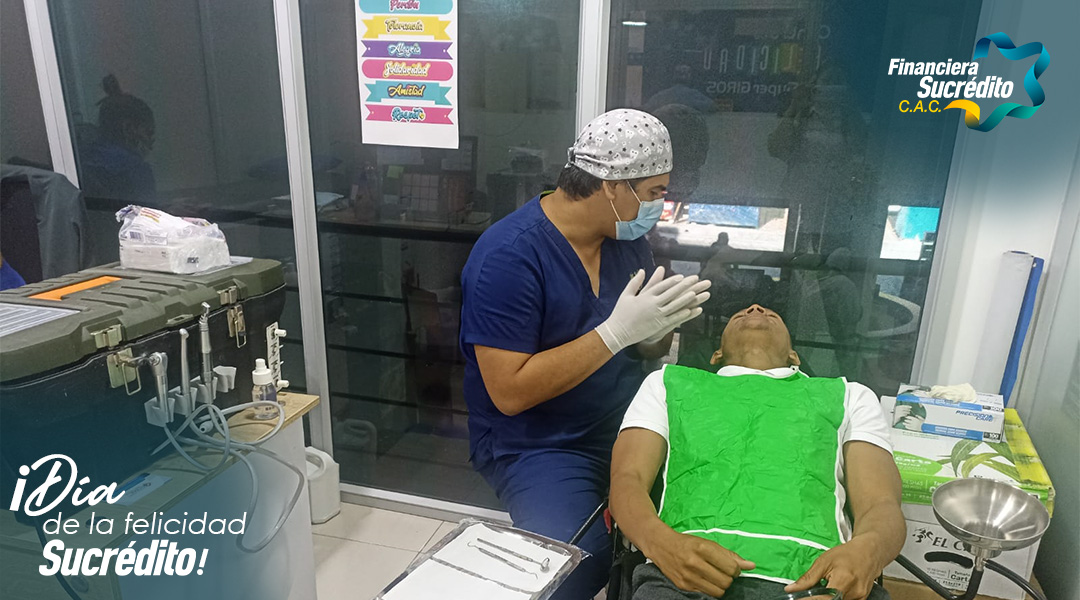 Coopsucredito's tweet photo. Hoy celebramos el Día de la Felicidad Sucrédito con la empresa Comercializadora de Servicios del Atlántico. 😆
Hasta las 2:00 p.m. brindaremos servicios de: ⬇️
💆🏽‍♂️Spa facial
🙌🏽 Spa de manos
🫀Tamizaje cardiovascular
💃Rumbaterapia
🎊Y otras actividades

@SuperGIROS_ https://t.co/ktZLRwTw3I