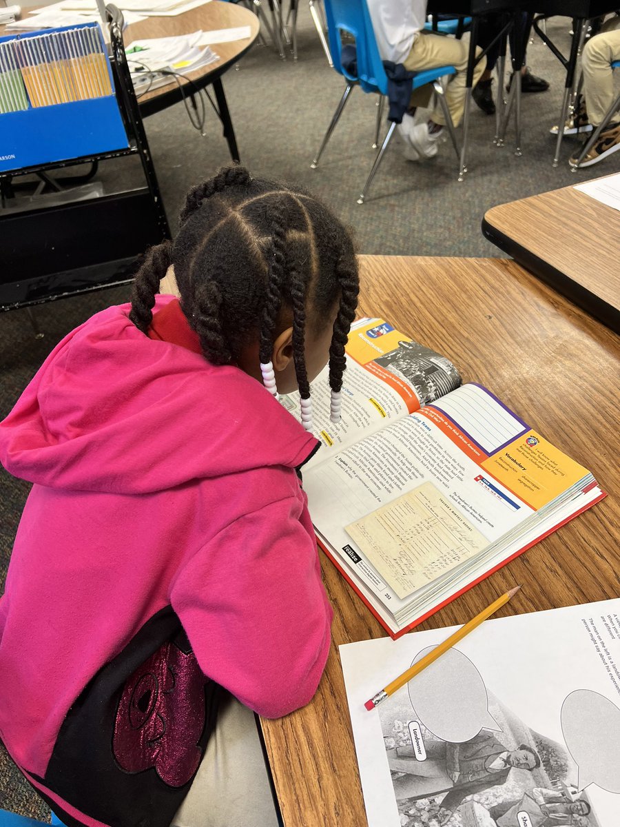 mayhewsclass's tweet photo. It was so exciting to visit classrooms! Especially loved seeing the SEL piece to start off a class! Students were engaged in their learning and making connections! @iInstructIrving @MrsRitaRuiz @Sandy_ELARCoach https://t.co/T3lVdgcqzs