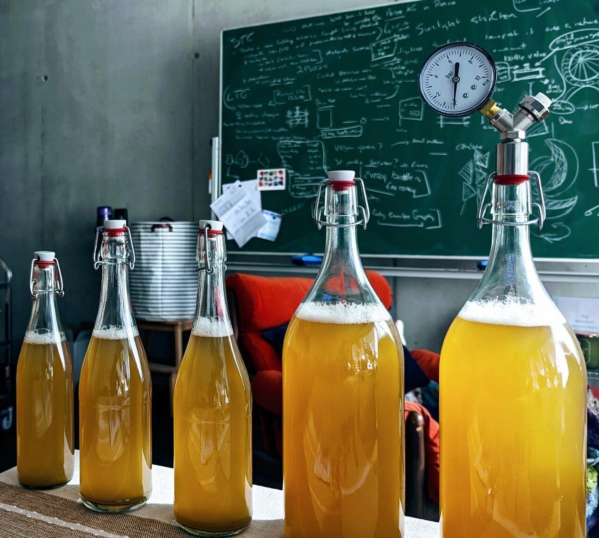defsystemUG's tweet image. We have developed a prototype of a sensor device that should help to brew Kombucha that tastes better and doesn't explode.
More at defsystem.net/Bottle-Ferment…
#IoT #SensorDevices #Kombucha #Fermentation #BottleFermentation @ilabra