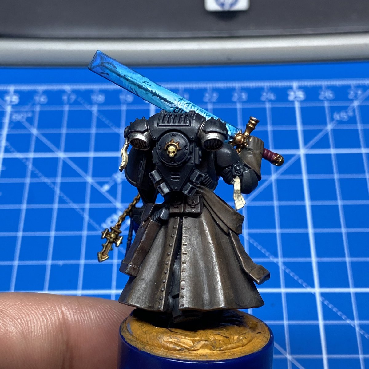 HTatHealys's tweet image. Last stream, chat voted between a blue power sword or a Molten blade for the judicar… it was a tie. So here’s a blue-molten-blade mashup 😂🧊🔥
#WarhammerCommunity #SpaceMarines #iLoveDemocracy