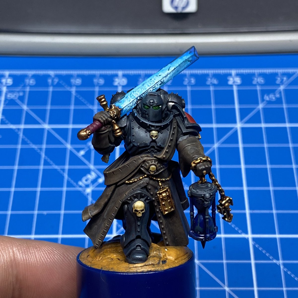 HTatHealys's tweet image. Last stream, chat voted between a blue power sword or a Molten blade for the judicar… it was a tie. So here’s a blue-molten-blade mashup 😂🧊🔥
#WarhammerCommunity #SpaceMarines #iLoveDemocracy