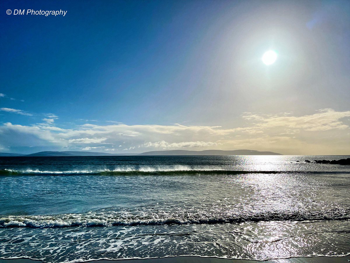 DMPhotosGalway's tweet photo. Beautiful afternoon sky in Silverstrand, Galway. Just beat the hail shower! #thisisgalway #sea #blue #sky https://t.co/LUTjFLgxAb
