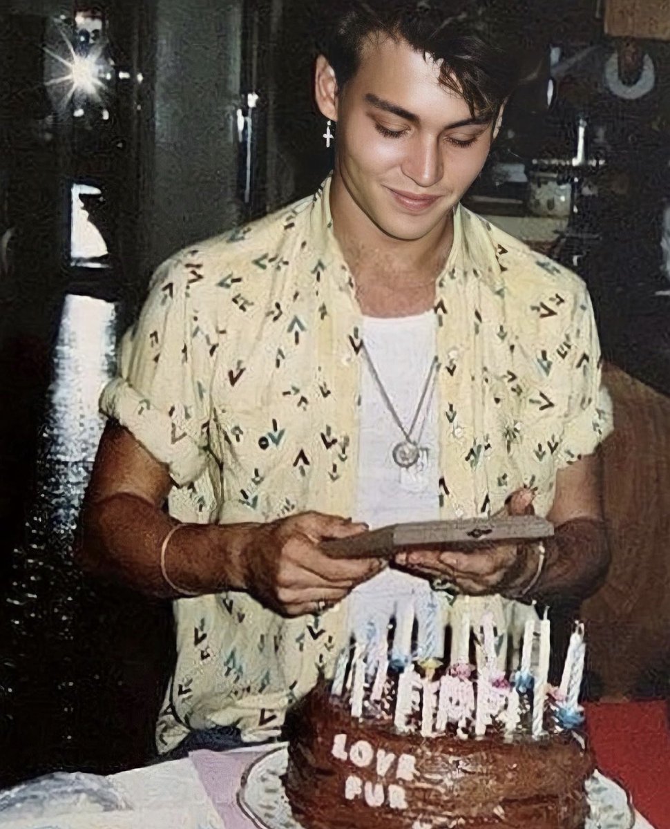 deppandpittstan's tweet photo. Today’s my 19th birthday! Thank you to the depp heads for welcoming me into the fandom. So grateful I discovered Johnny this past year. <3 https://t.co/AZhAKlmkxR