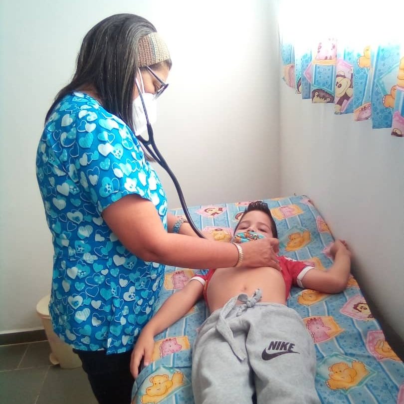 AsicSocialfla's tweet photo. Desde los diferentes Consultorios Médicos Populares del Asic Solidaridad Social seguimos Brindando Salud, atendiendo a las Comunidades.💜
#RetornoFeliz https://t.co/i0ZlRAb2fs