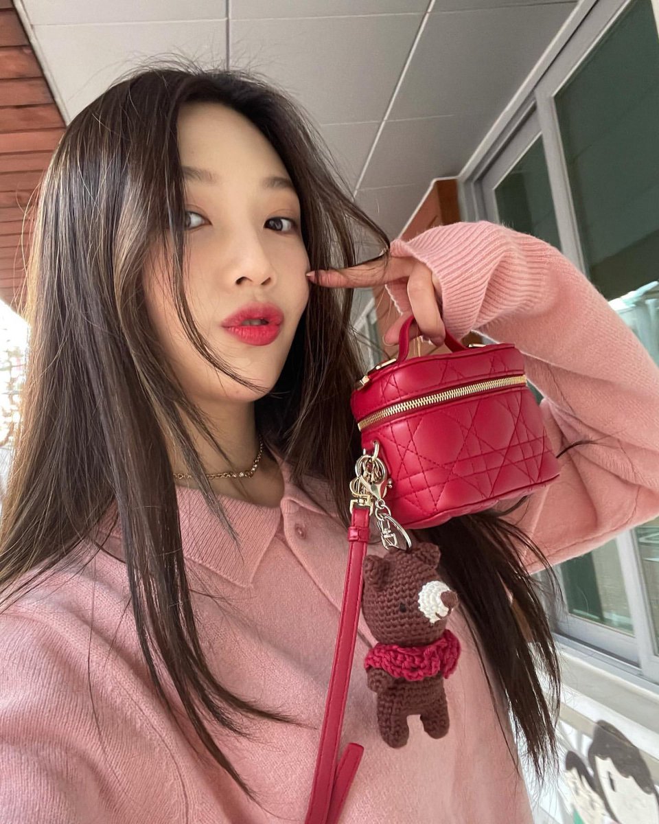 n e w   p o s t    !

≡ ☁️’s tweet。

Hi loves! Just wanted to check in to say hello and great things are coming! 

#ACEntertainment