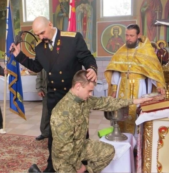 Приключения Кратоса в России on Twitter: "Что изображено на фото?😹 ...