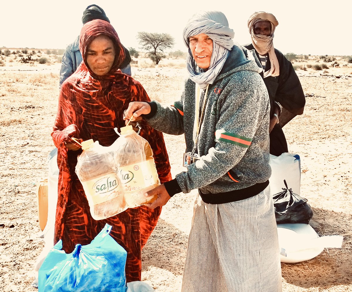 meier_matias's tweet photo. Le #RRM (jargon #humanitaire) est l'acronyme du mécanisme de réponse rapide, ki vise à évaluer rapidement les besoins des👦👧👨‍👨‍👧‍👦 contraintes de fuir pr se réfugier ds des lieux sûrs &amp; à répondre à leurs besoins immédiats. 

L'équipe @RESCUEorg au #Mali 🇲🇱 donne la priorité au RRM. https://t.co/mfiNbvv4du