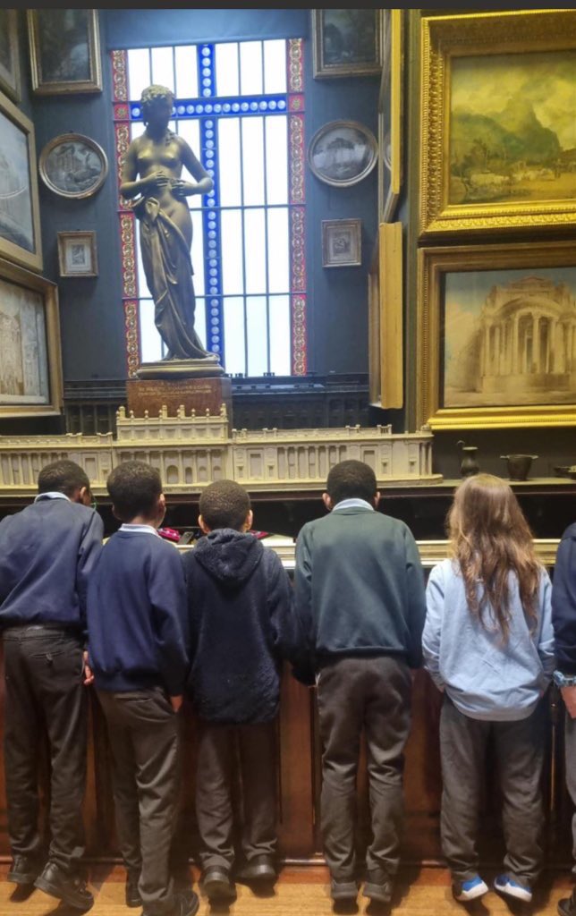 SaYear3's tweet photo. We had a great time on our trip to the Sir John Soaneโs Museum today! It is a truly amazing building and we enjoyed exploring how John Soane played with light and shadow when designing his house #ignitingcuriosity #zestforlearning https://t.co/UbVaa4wCj4