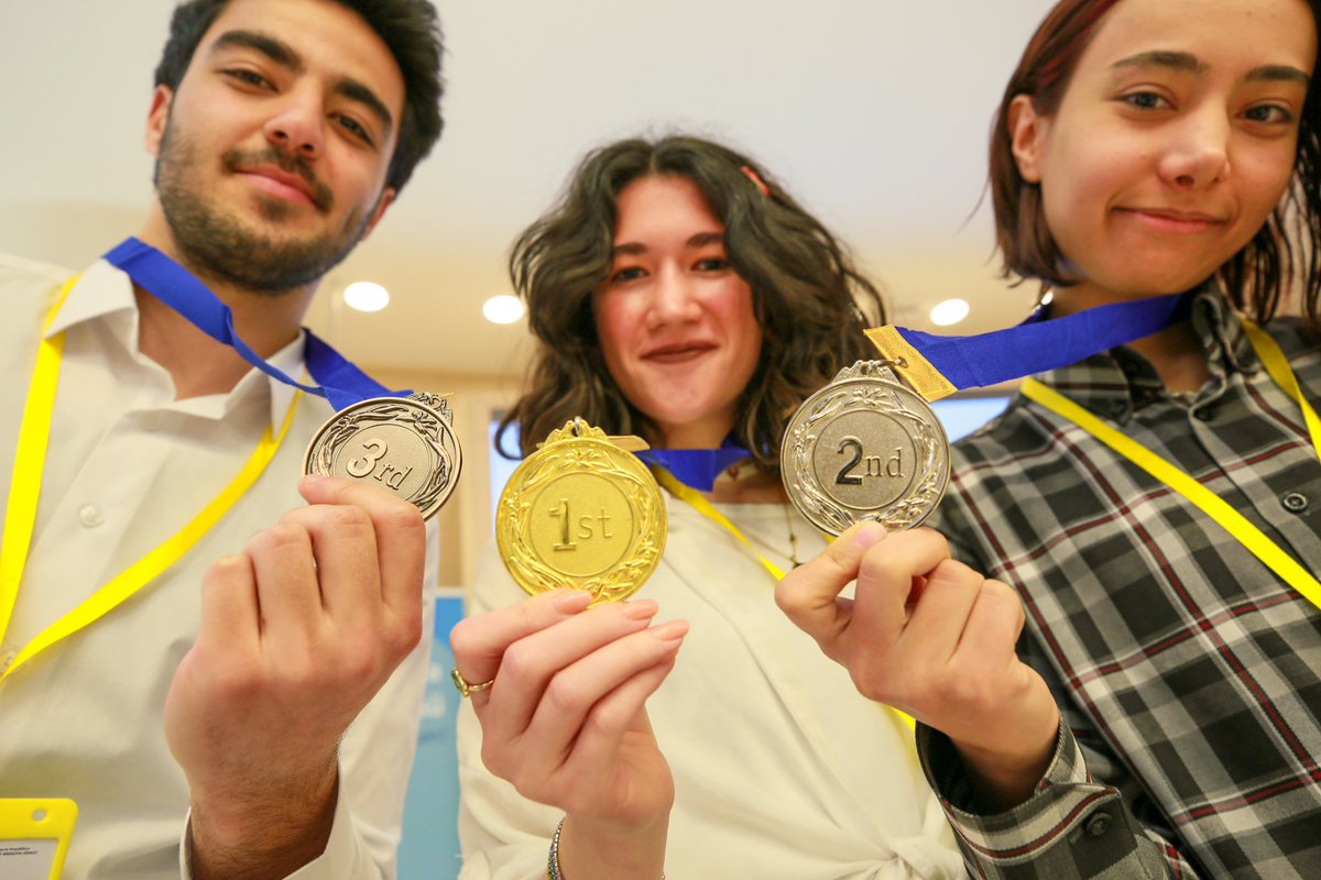MigvolunteerAze's tweet photo. Fərqli və əyləncəli bir formata sahib yarış olan "Spelling Bee" layihəsi baş tutdu!🤩 

#AzGF #MKİB #DMX #qrant #spellingbee https://t.co/3e3ER5RP5G