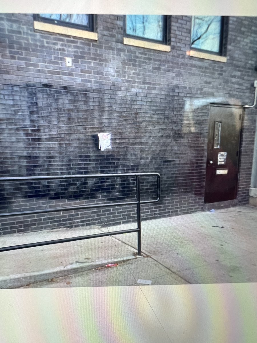 aceprogramsny's tweet image. A great before and after of graffiti removal on #Knickerbocker Ave in our great partner @CMJenGutierrez's district. Working together to empower #NewYorkers and improve communities is what we do!