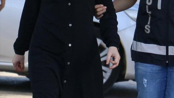 ZULÜM HIZ KESMEDEN DEVAM EDİYOR 

Manisa'da aralarında öğretmen ve ev kadınlarının da olduğu 20 kişi daha KHK'lı ailelere yardım ettikleri gerekçesiyle gözaltına alındı. Bu kişilere 24 saat avukatlarıyla görüşme yasağı getirildi.

İnsani yardım suç değil!

İnsaniYardıma Operasyon