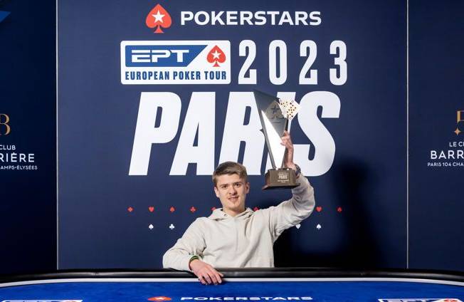 NewsPokerRu's tweet photo. Молодой француз выиграл EPT Paris Main Event, россияне в призах - https://t.co/xQvfUdrNlt https://t.co/Lu0zR1i5TY