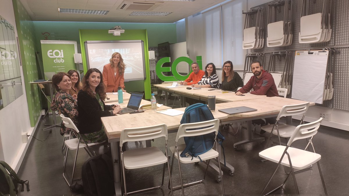 clubeoi's tweet photo. Última sesión del Taller "Comunicación verbal y no verbal" . Cuatro intensas sesiones y hoy toca poner en práctica lo aprendido. A todos, gracias por participar y a @mariacalvobrio por compartir su conocimiento.  

@EOI #aprendeEOI #uniendoprofesionales https://t.co/lw1eZ1GoOH