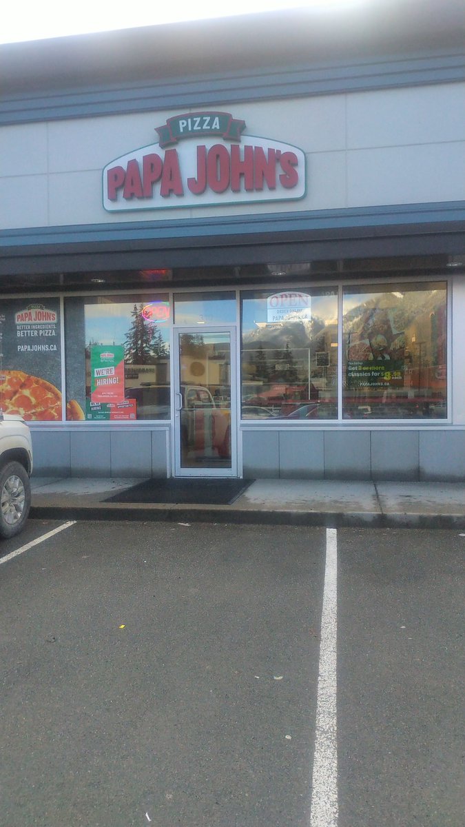 deepTHAHT's tweet photo. @PapaJohns That is just margarine and barely enough garlic to even turn a vampires head...but it could be just me and I like lots of hot sauce with my garlic and extraordinary amounts of cheese...maybe you could add crushed or even garlic powder to that Sëå F👀D pizzaaa...Thanks Vlad...!🍕! https://t.co/Bpqe3wAJ1L