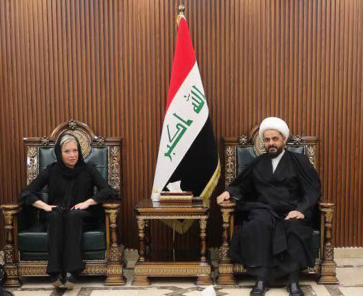 shahokurdy's tweet photo. الشيخ قيس الخزعلي يستقبل الممثلة الأممية جنين بلاسخارت.
.
هل تحدثوا عن التزوير بما انهم كانوا يتهمون بلاسخارت بإدارة تزوير الانتخابات؟
ام ان الي فات مات وفتحوا صفحة جديدة https://t.co/cvPg6VH7AU