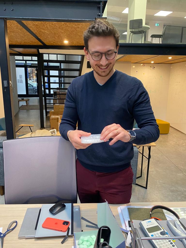 IdylleLabs's tweet photo. Happy face😃 @V_Turpin1 receiving today the prototype of a great new R&D tool 🧪🧬
A new #TestProgram in preparation... for #crystallography fans! But 🤫 shush! https://t.co/N9MhpXipIU