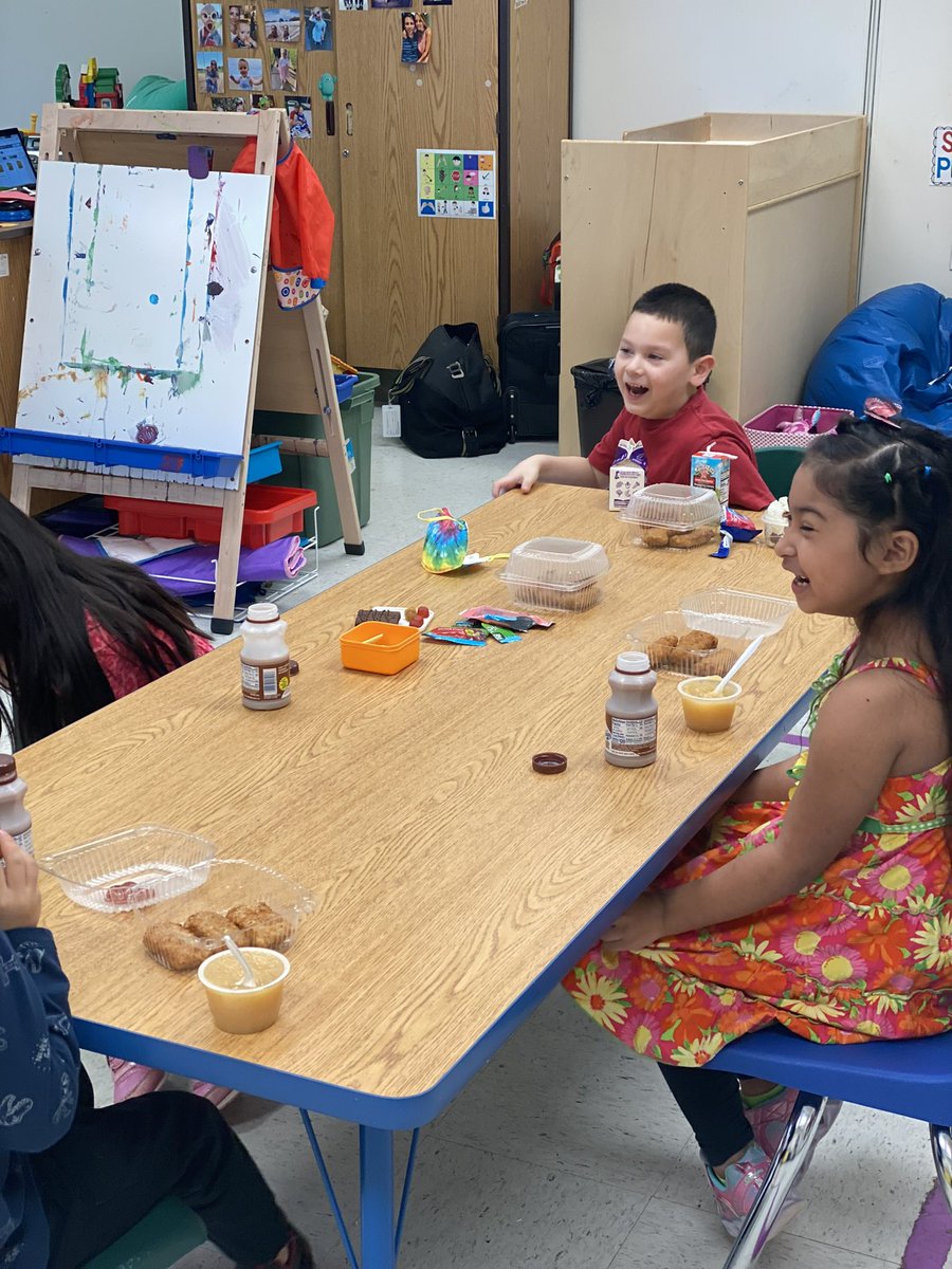 Meadowland_RI's tweet photo. Lots of giggles today in pre k https://t.co/KA9Fs46HlW