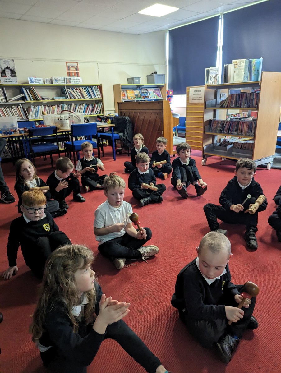 Mrs Thom tweet media