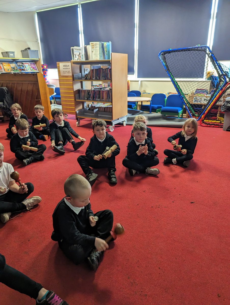 Mrs Thom tweet media