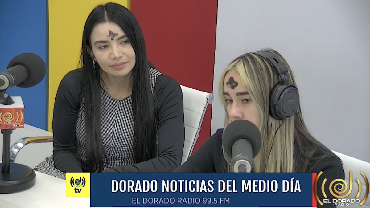 SecFPublicaCund's tweet photo. La Secretaria de Despacho @PaulaOspinaF desde el @ElDoradoRadioCo agradeció en nombre del Gobernador @nicolasgarciab a los funcionarios y contratistas de la @CundinamarcaGob quienes a la fecha han donando más de 22 millones pesos en el proyecto #IluminandoVidas
1/3 https://t.co/lpAQbJaYev