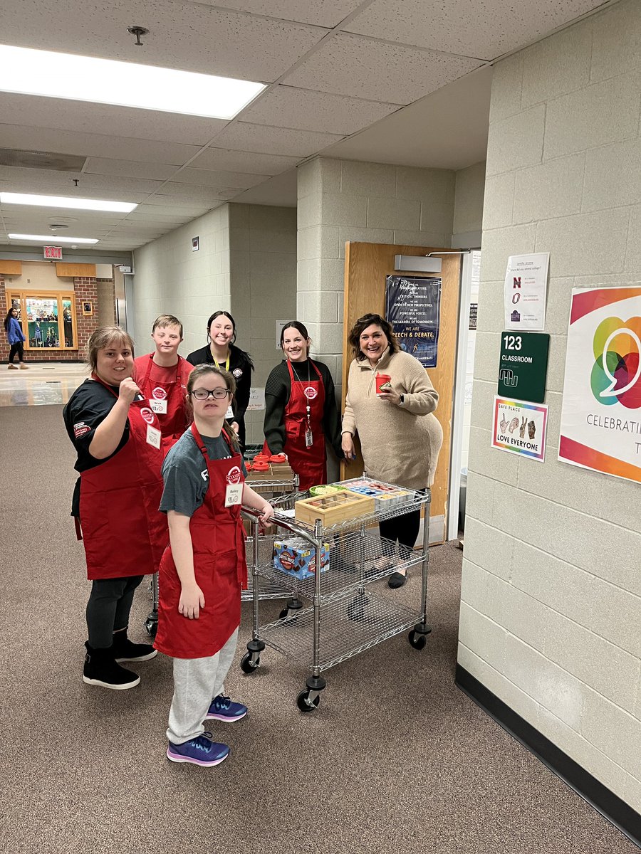 MWUnified's tweet photo. Coming soon to a classroom near you ☕️ 
Our Wildcat Café, fueled by @scooterscoffee, had a successful practice run today #HaveAnAmazingDay @MWHSWildcats https://t.co/Sc17xNAcM5