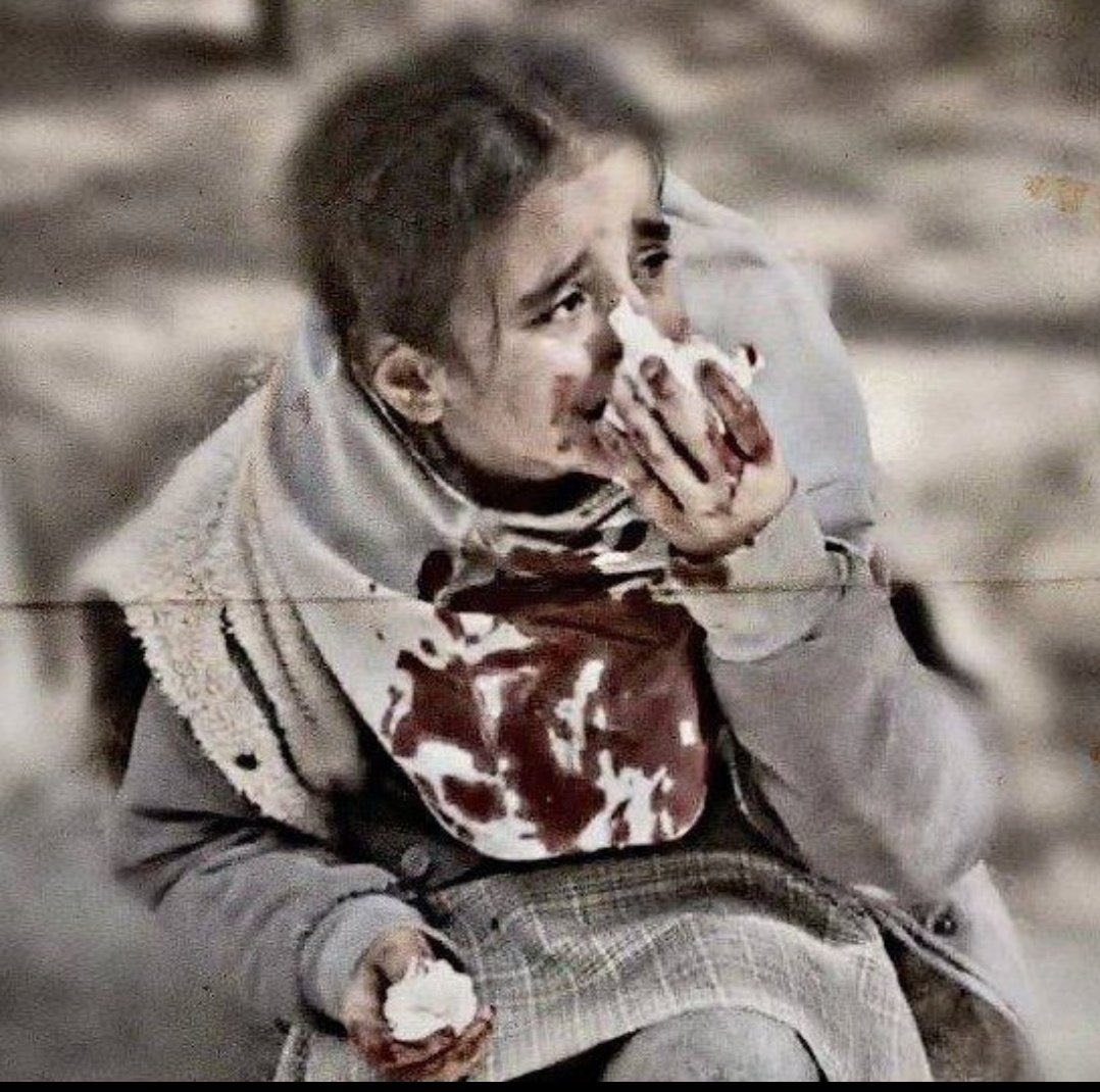 @khiyar_shoor یادتونه میگفتن مگر با هشتگ زدن میشه انقلاب کرد؟
الان با هشتگ به جنگ تروریست ترین حکومت تاریخ رفته ایم و در گوشه رینگ است. هشتگ #سارا_شیرازی  را ترند میکنیم
#مهسا_امینی