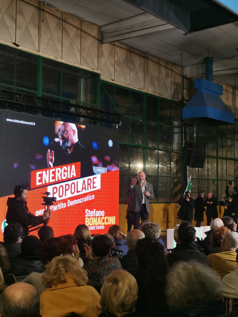 A casa mia il mio riferimento si chiamava Enrico Berlinguer
#stefanobonaccini #Roma #PD #PrimariePD #domenica #gazebo