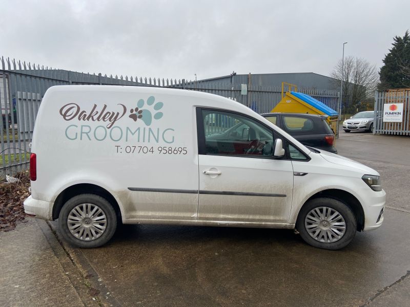 PumpkinPrint's tweet photo. New graphics produced and fitted to Oakley Grooming's new van today!🐶

Typically the weather wasn’t playing ball, hence the road detritus.🙄

#Vehiclegraphics are a great, cost effective way to promote your business while on the road. To find out more, get in touch. 

#vanlivery https://t.co/vuMM1fV3u3