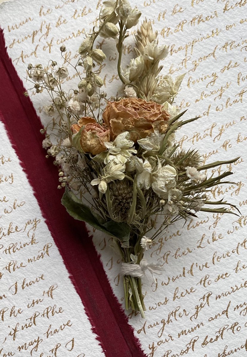 scriptbyaicha's tweet photo. There’s nothing like receiving a handwritten letter 🖋️ https://t.co/p4If9WHAdT