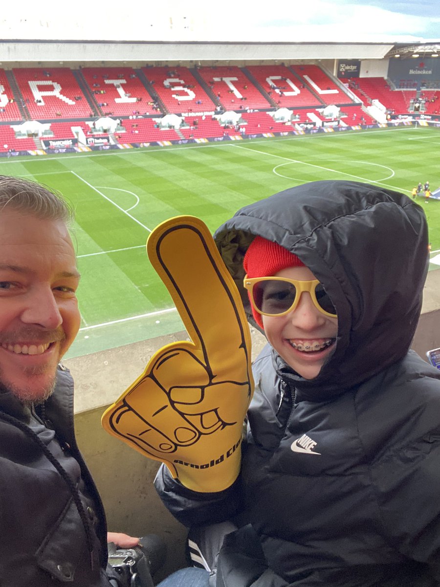 fullbackxi's tweet photo. #ArnoldClarkCup #cbsfanwall come on lionesses https://t.co/d5FLYnMRqv