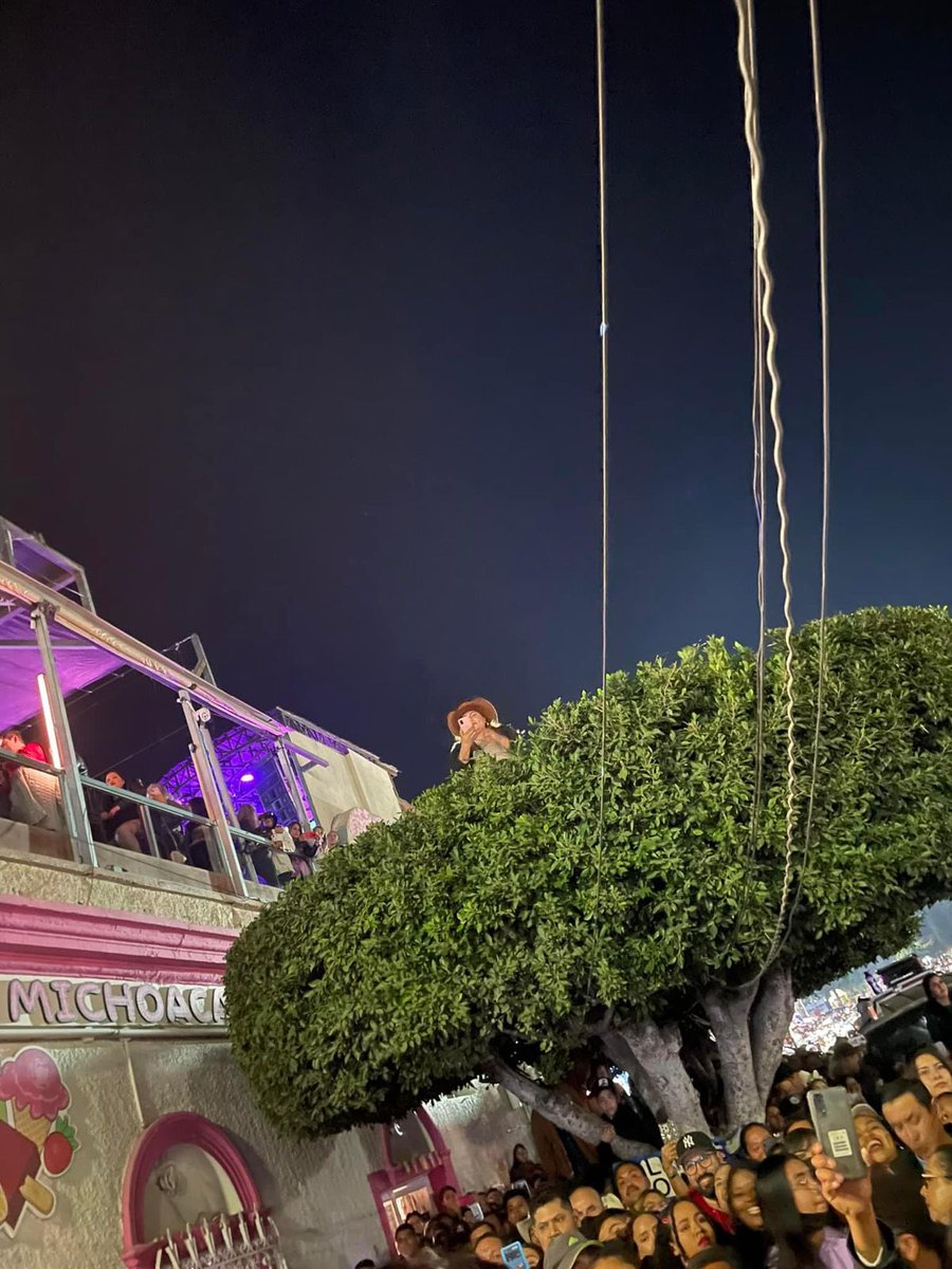 OutOFContextLPZ's tweet image. 