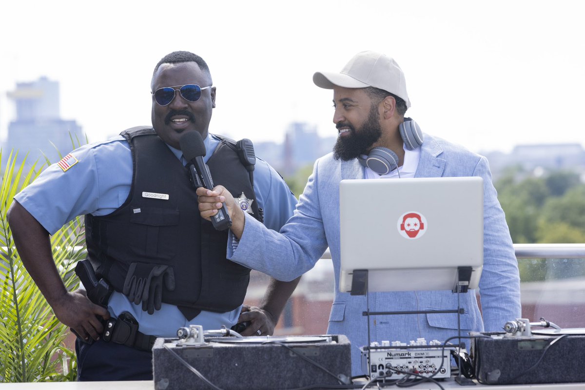 diallo's tweet image. The show that never lost one fan. SOUTH SIDE means so much to us and the city of Chicago and to me personally. We’re shopping it around and with luck we will do more episodes, but until then, I want to thank the amazing cast, crew and fans of @southsidechi #SouthSide