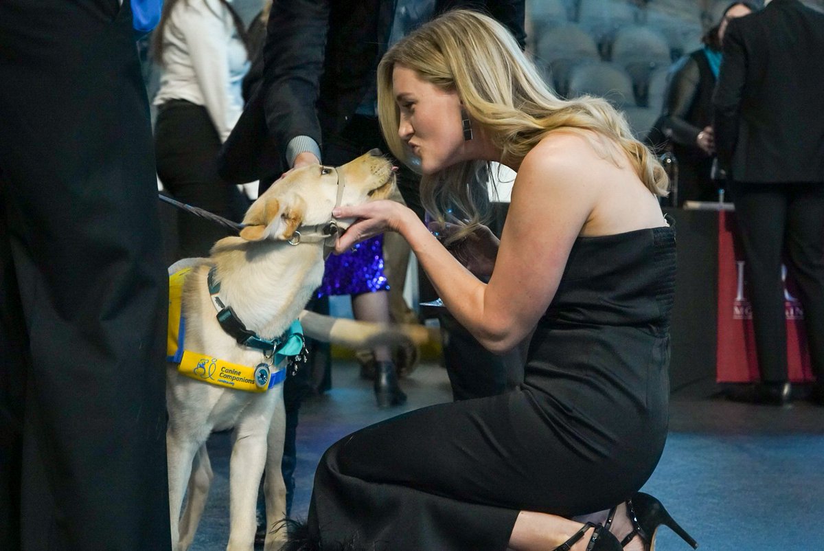 SharksPup's tweet photo. Met so many new frens at Sampling with the Sharks last night! 😆🦈 https://t.co/WBV1vioB4v