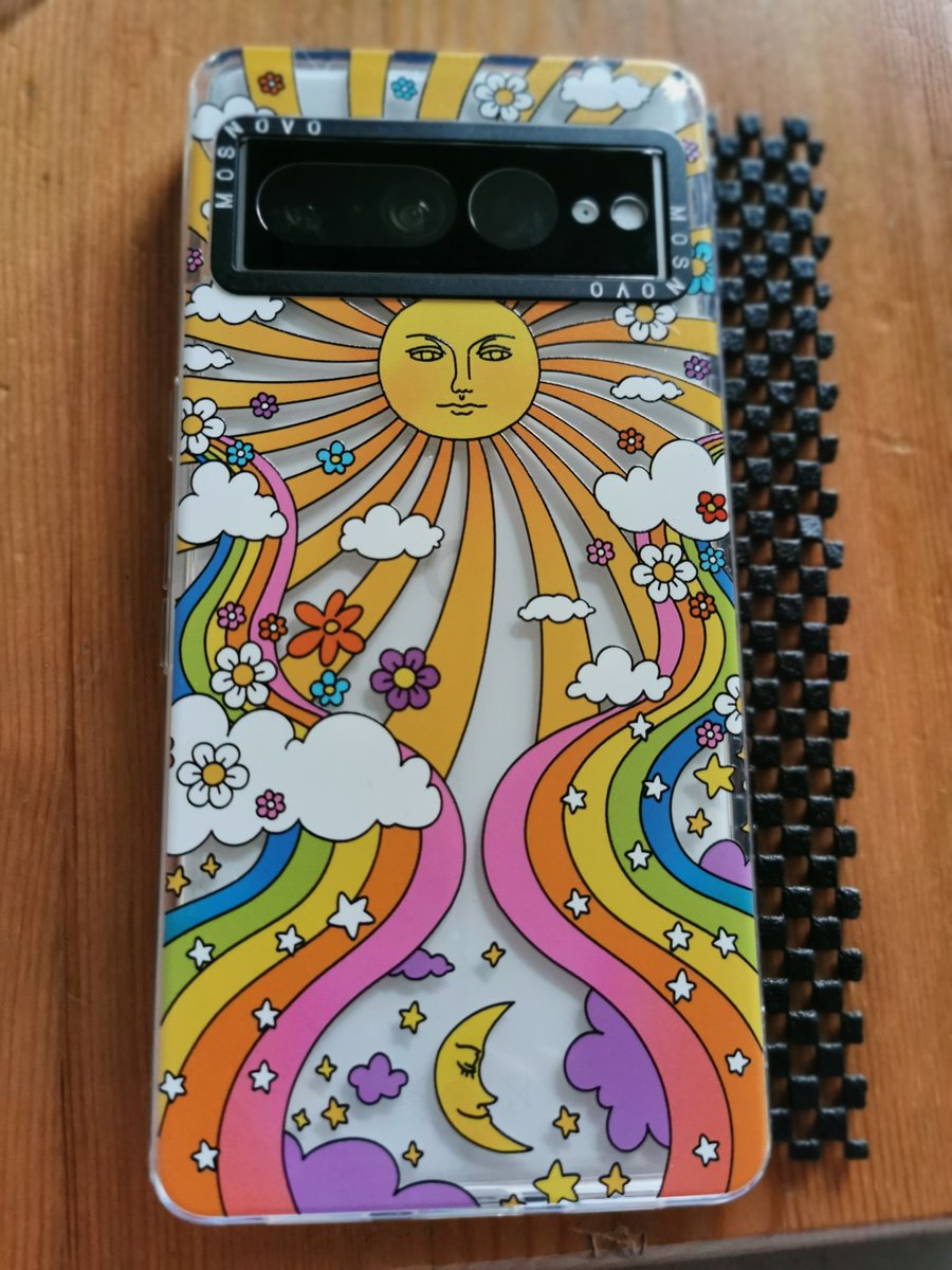LooperzLou's tweet photo. New phone day @GooglePixel_US @mosnovo loving my funky cover #googlepixle #7 #pro #loveit #mosnovo https://t.co/JHB0yl4EXv