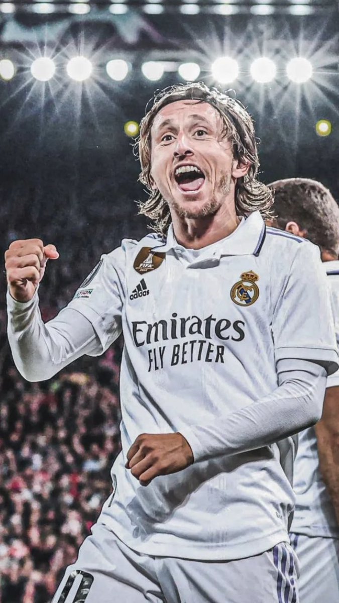 blaugrana_fcb11's tweet photo. Ce joueur plus il est vieux plus il est fort ouuuu? cโest la rรฉincarnation de lui mรชme ce type il est trop fort ! #modric #real #realliverpool https://t.co/7ORFH81MXd