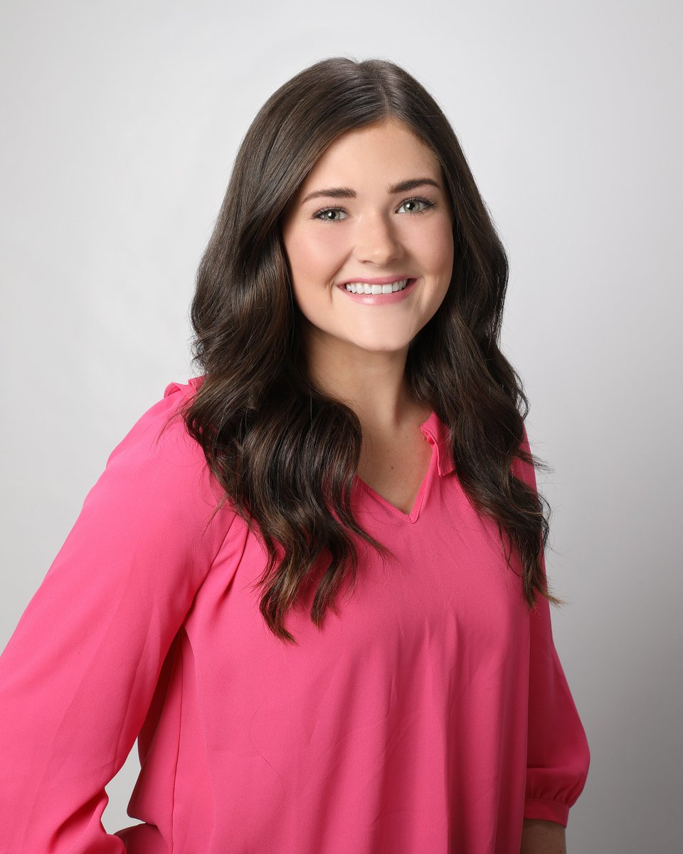 MasterCraftBG's tweet image. Happy Two-Year Work Anniversary, Emily! 🎉 After graduating from Utah Valley University w/ her Bachelor’s in Accounting with an emphasis in Internal Auditing, Emily decided to relocate back to her roots in Jacksonville, where she joined MasterCraft Builder Group in February 2021.