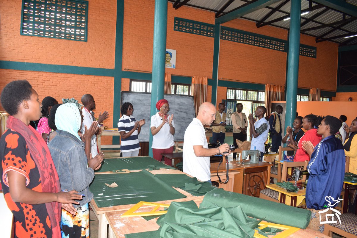 Maison Shalom International (@maison_shalom) on Twitter photo #Maggy <a href="/maisonshalom/">Gemma Palffy</a> était en visite de terrain au camp de réfugiés de #Mahama pour voir l'avancement des activités et échanger avec les bénéficiaires de nos centres de formation. Sa présence a été porteuse d'espoir et d'inspiration.
<a href="/GbikpiRuth/">Ruth Nirere</a> <a href="/ABC_RDBM/">ABC_Montreal</a> <a href="/RwandaEmergency/">Ministry in charge of Emergency Management</a> #Maggy <a href="/maisonshalom/">Gemma Palffy</a> était en visite de terrain au camp de réfugiés de #Mahama pour voir l'avancement des activités et échanger avec les bénéficiaires de nos centres de formation. Sa présence a été porteuse d'espoir et d'inspiration.
<a href="/GbikpiRuth/">Ruth Nirere</a> <a href="/ABC_RDBM/">ABC_Montreal</a> <a href="/RwandaEmergency/">Ministry in charge of Emergency Management</a>