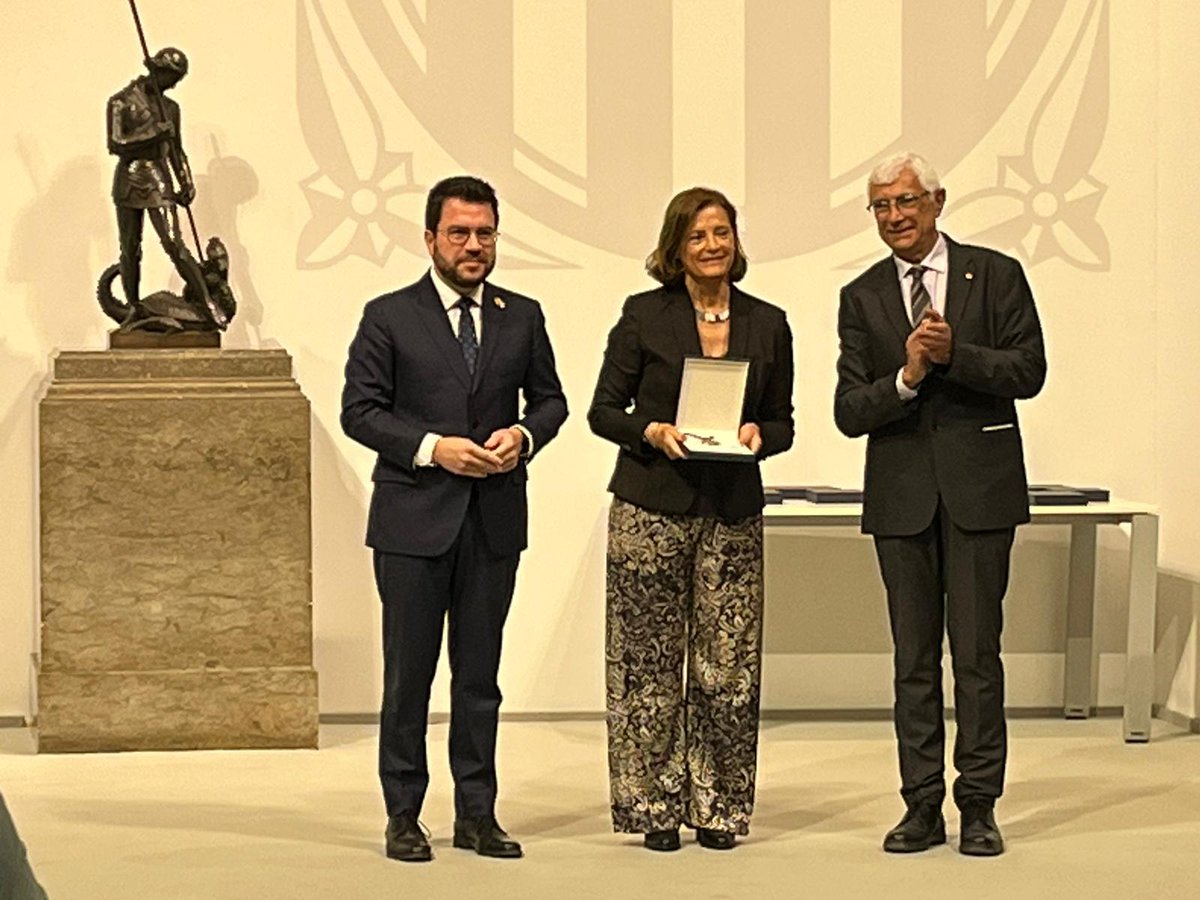 Magda Campins, metgessa especialista en medicina preventiva i salut pública i en pediatria i presidenta de la Comissió de Deontologia del CoMB, premi Josep Trueta al mèrit sanitari 👏👏