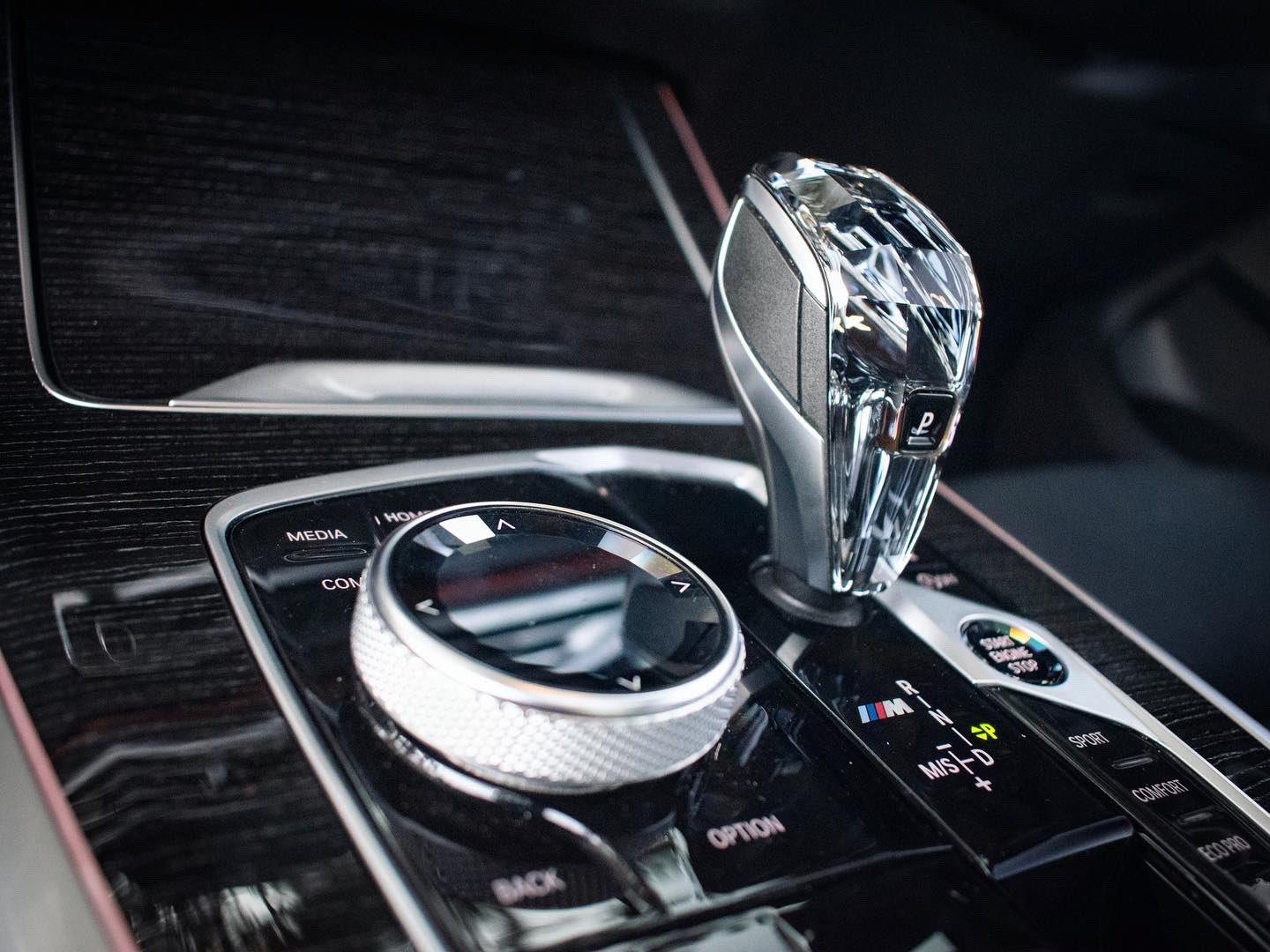 Experience The Future: Bmw'S Craftedclarity Interior Innovation - v5jaeuo