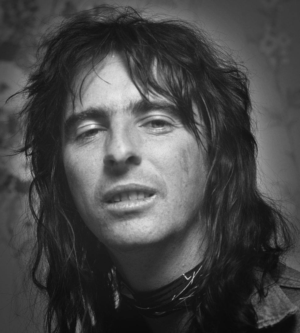 NightswithAlice's tweet photo. ᗯEᒪᑕOᗰE to your night-show! This Wednesday night Alice’ll have a Cooper’s Cover from the great @Aerosmith and Freaky Facts on coffee and Central Park. Then a Live &amp; Kicking song from @SteveWinwood , @britnyfox  in ‘Ya Gotta Love the 80s’ + so much more! #TuneIn @alicecooper https://t.co/YdOoPWPFcw