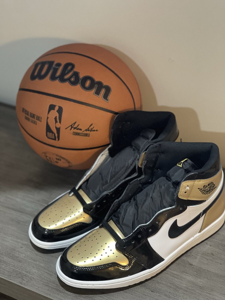EvanAGalloway20's tweet photo. Day 22: Golden Age.

Jordan Top 3 NRG. One of the few pairs that was a personal grail for me and may never actually be worn. #BHMKOTD @JerLisa_Nicole #WearYourKicksExceptThese #BallisStillLife

JerLisa, I promise my shoes will actually be on my feet the rest of the month lol https://t.co/jM4mt8xcGX