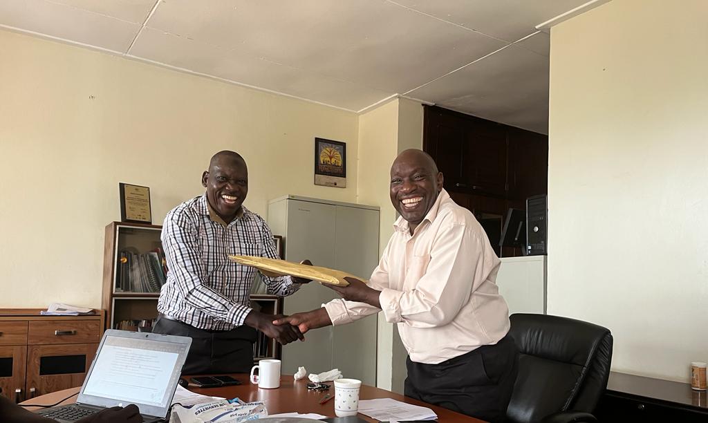 Today. Dr. <a href="/DanKKaye1/">Dan K Kaye</a> (R) handed  over the office of 
<a href="/AOGU1985/">AOGU</a> Executive Director to Dr. Kakaire Othman (L). Many thanks to Dr. Kaye for the dedicated service and congratulations to Dr. Kakaire.