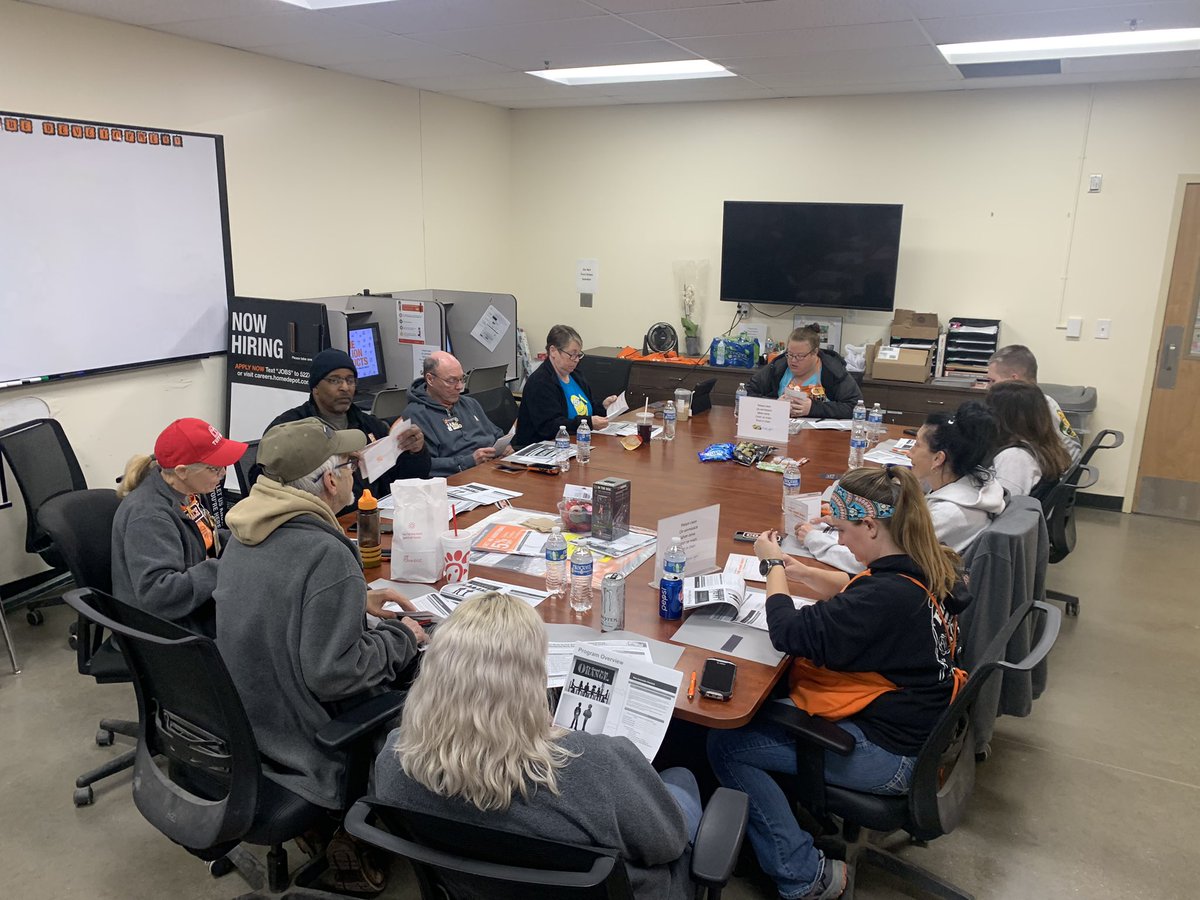 New Associate Coach meeting! Great group of associates who want to help new associates onboard and spread The HD culture! @Sean_Monty_ <a href="/Carlos_A_Hnndz/">Carlos Hernandez</a> @GroveMighty <a href="/defranco1586/">josh defranco</a> @rachs68